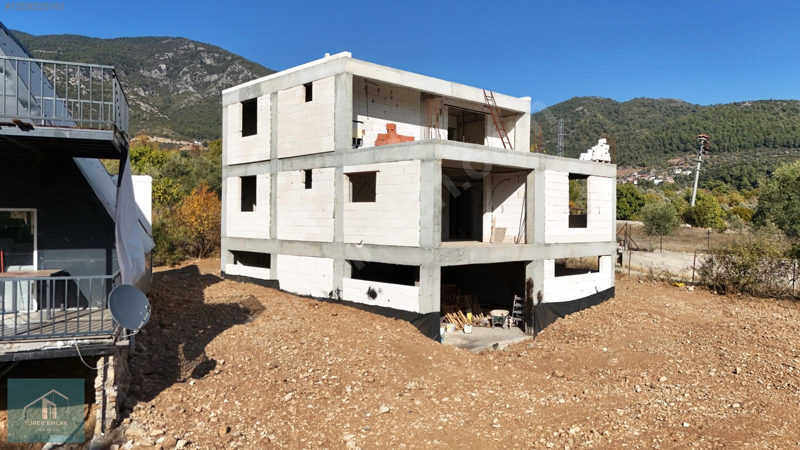 Türev Emlaktan Fethiye İncirköyde Satılık Ev ve Arazi