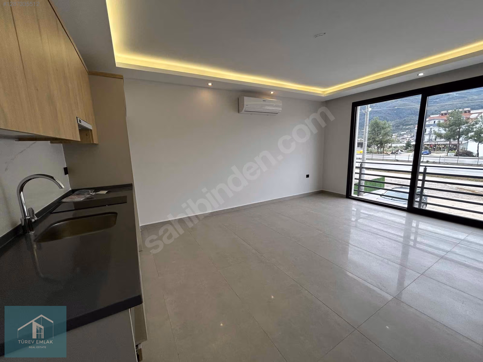 ÇEVREYOLUNDA SATILIK GENİŞ 1+1 LÜKS DAİRE